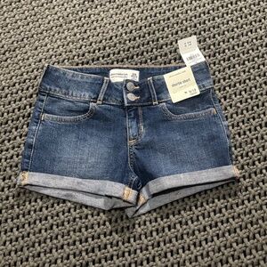 ✨ NWT Abercrombie Kids Mid Rise Shortie Denim Shorts (9/10 Regular)